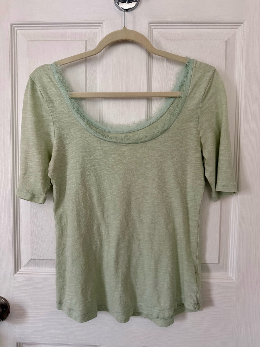Old Navy Seafoam Green Scoop Neck Women's Top with Lace Trim
